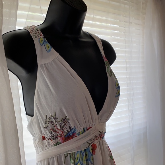 Elegant yet fun-loving - Picture 2 of 9